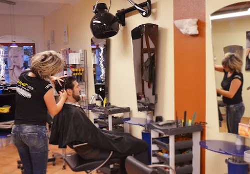 7 - HaarWERK - Inh. Sina Hilpert