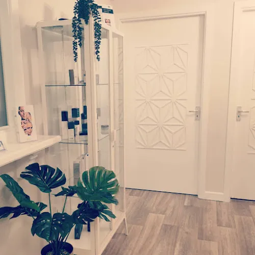 5 - Hair & Beauty by Aysh