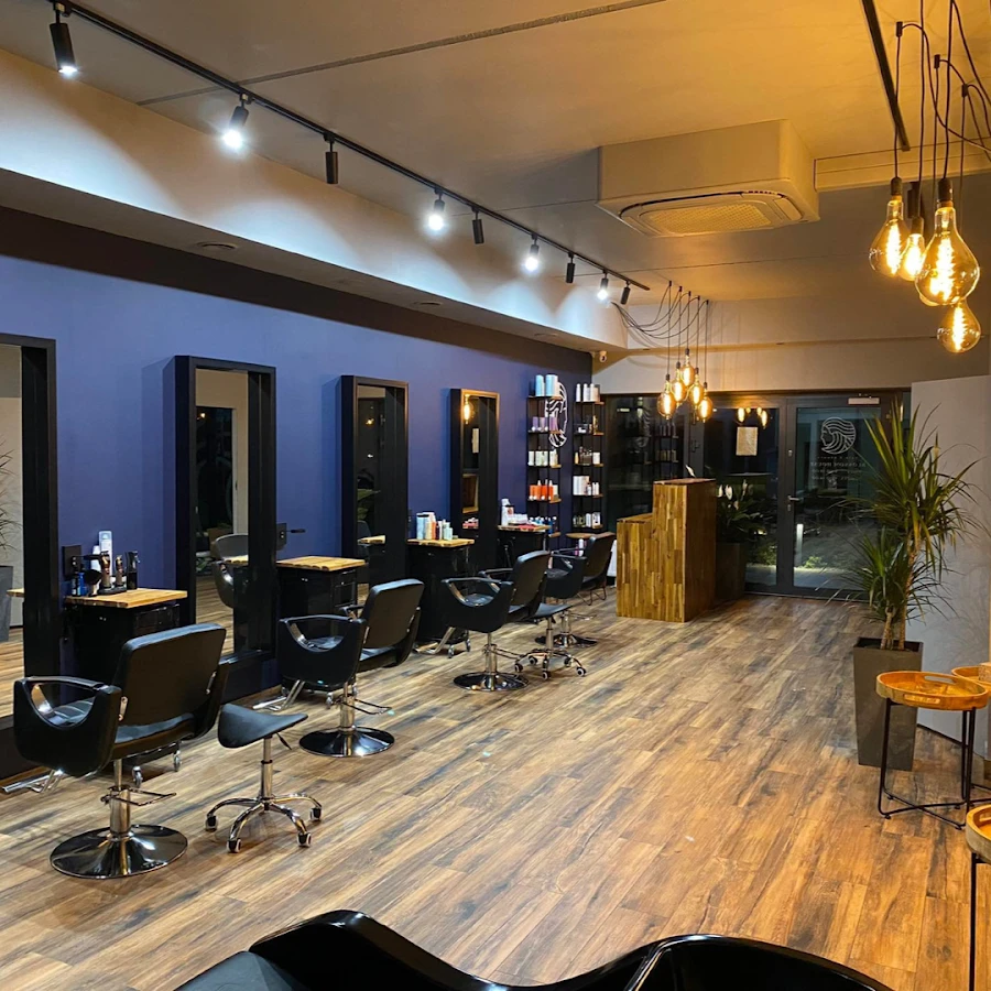 1 - Hair & Nail Design Damian Degowski