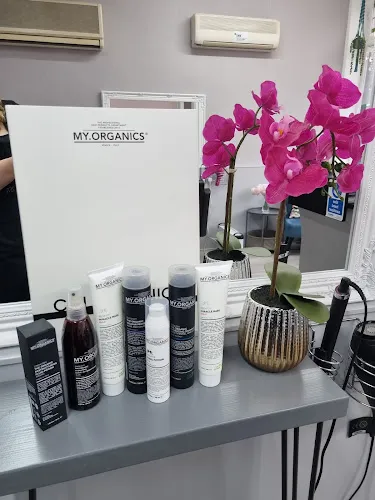 6 - Hair & Tanning Studio