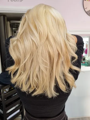 5 - Hair & Tanning Studio