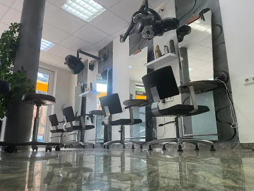 2 - Hair-Beauty & More, Inhaber Louai Almaleh ,Vera klohs