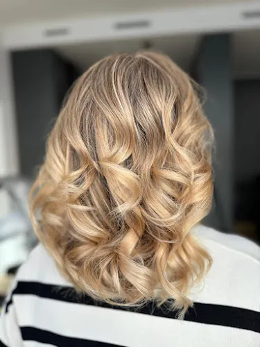 5 - Hair by Leśniewski