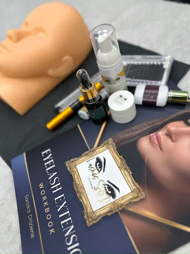 4 - Hair Chic Boutique - Lanesfield