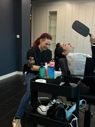 2 - HAIR DESIGN Studio Fryzur