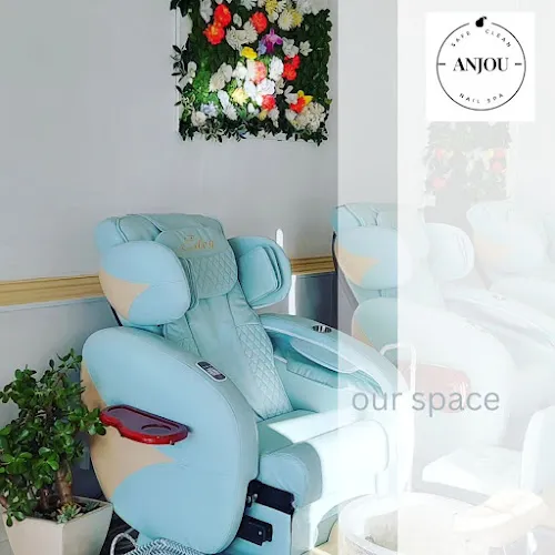 3 - Hair Room On Russell