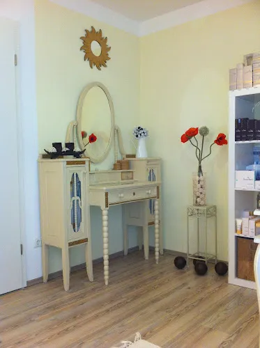 4 - Hair Stylist Aurigemma Sonja