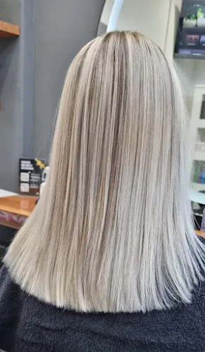 3 - Hairluxe Friseursalon