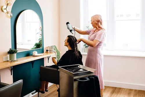 5 - Hairport Central