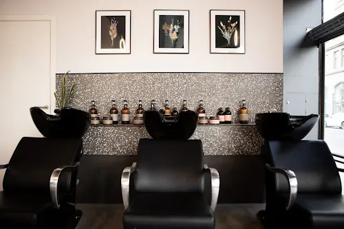 5 - Hairs & Graces Glasgow Ltd