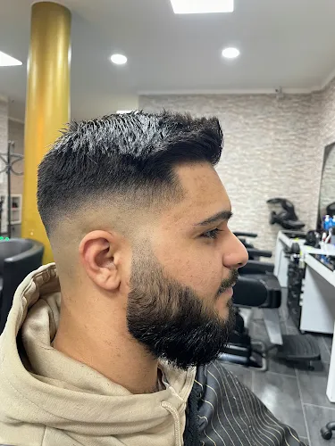 5 - Hairstyling & Beauty Leyla