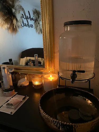 8 - Halo Hair and Beauty