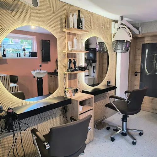 6 - Hani Beauty Salon
