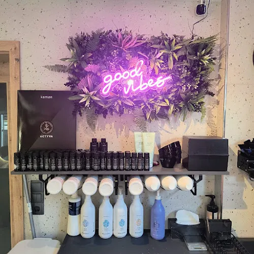 2 - Hani Beauty Salon