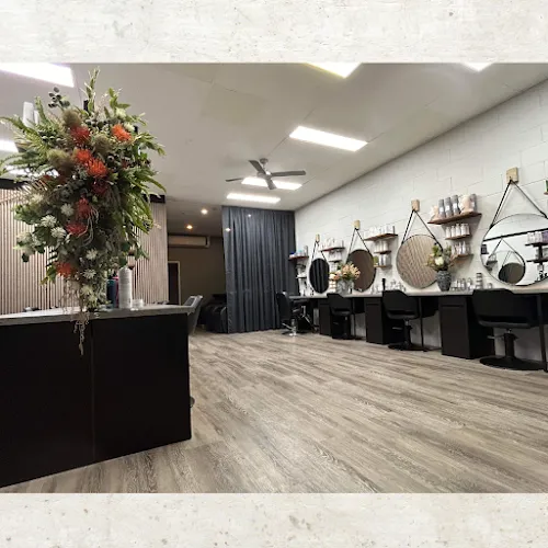 3 - Hanna 89 Nails and Beauty