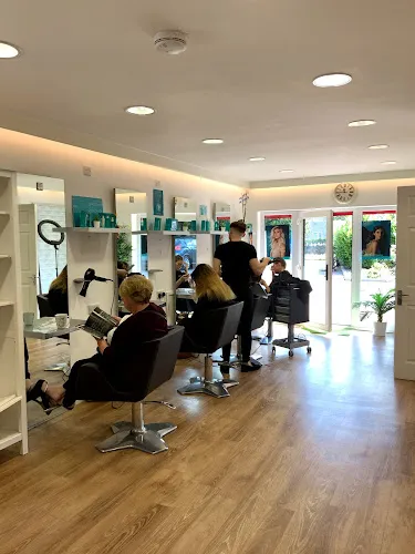 1 - Hannahs Hair Studio