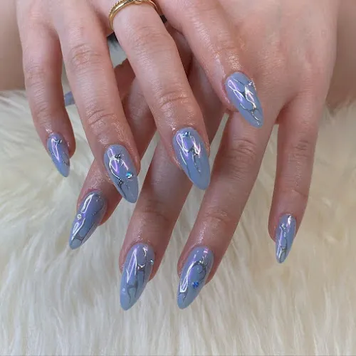 6 - Hannahs Nail Bar