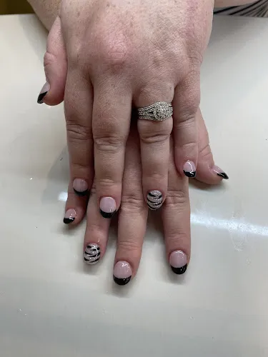 3 - Hannahs Nails