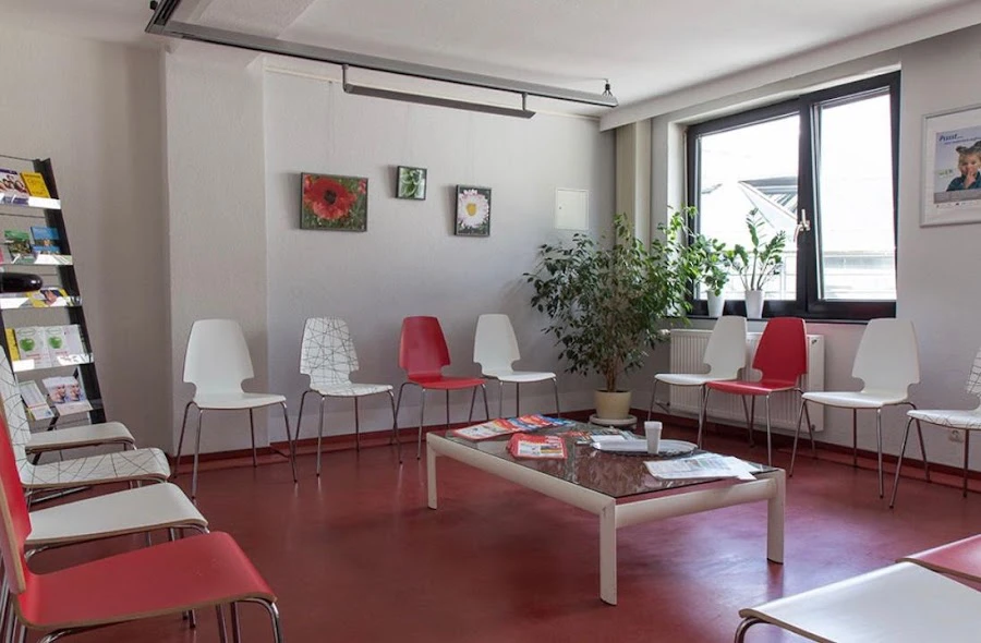 1 - Hans-Jürgen Trapp