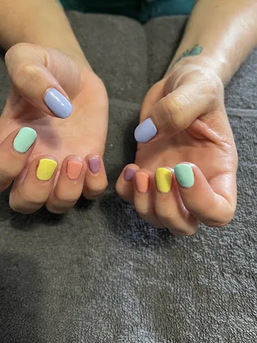 2 - Haringtons Hairdressing