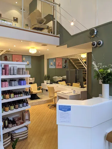 7 - Haringtons Hairdressing