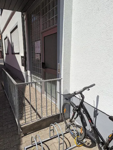 3 - Hausarztpraxis an der Börse / J. Shkundin