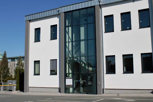 2 - Hautarzt-Praxis Dr. med. Looks & Dr. med. Grübbel