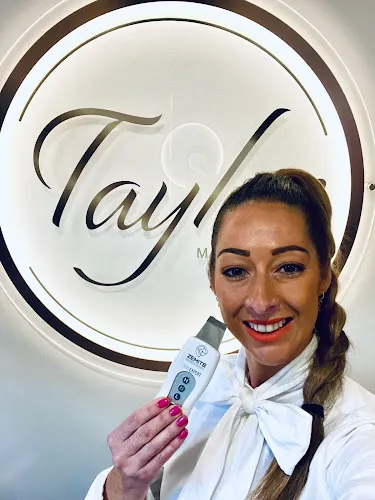 2 - Headhunters Hair Salon