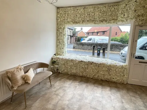 4 - Headlines Hair & Beauty Salon