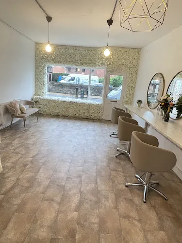 6 - Headlines Hair & Beauty Salon