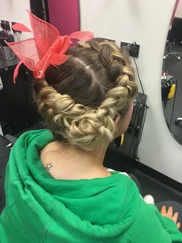 5 - Heads Up Hairdressing