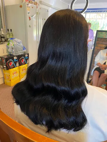 6 - Heavenly Brows & Beauty