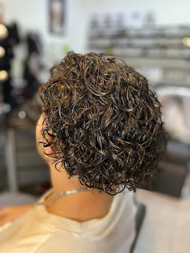 7 - Helena Beauty Studio