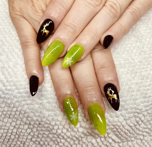 7 - Helen’s Nails & Beauty