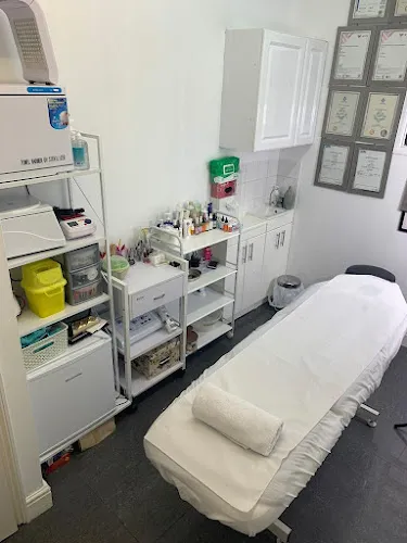 2 - Hello Beauty Clinic