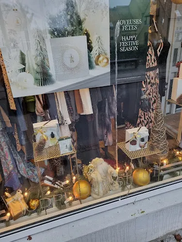 5 - Hello Haircut v/Wattanamorn Thongon