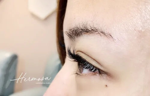 3 - Hermosa Nails & Eyelashes Salon