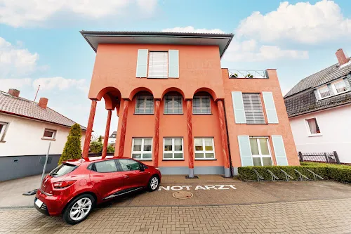 4 - Herr Dipl.-Med. Ahmad Mounzer