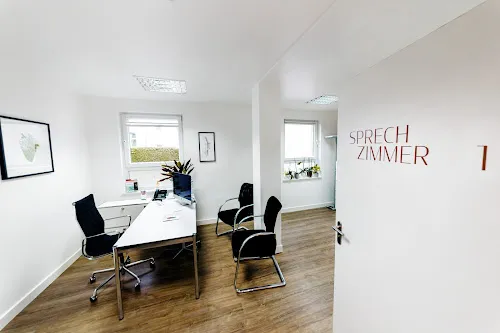 8 - Herr Dipl.-Med. Ahmad Mounzer