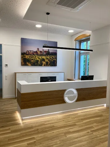 4 - Herr Dipl.-Med. Thomas Hey