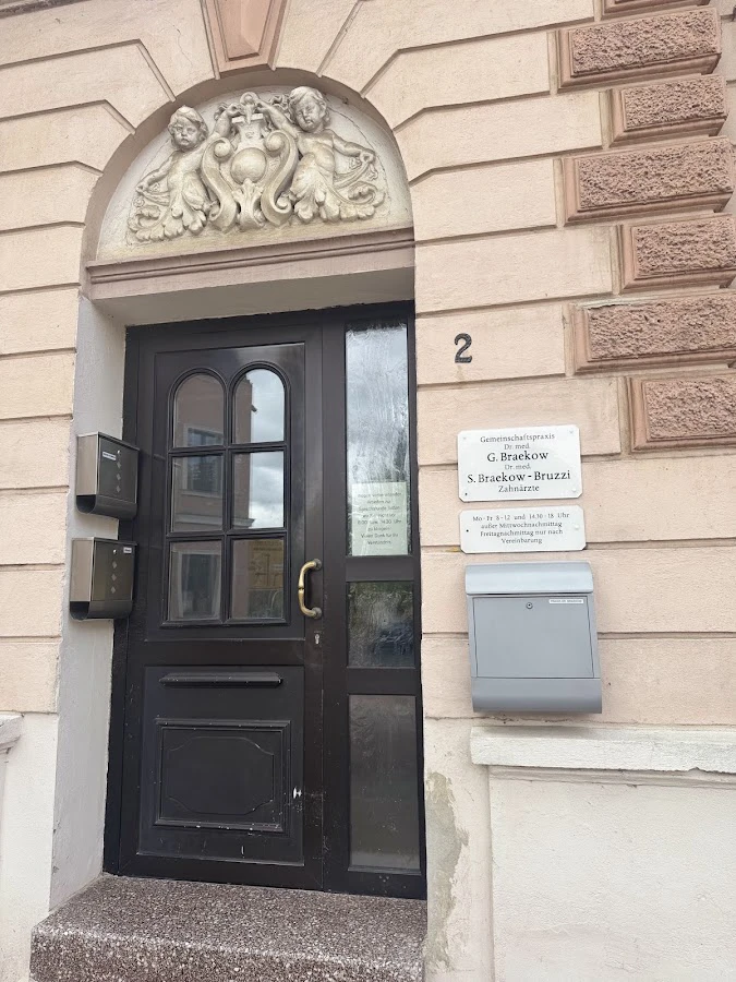 1 - Herr Dipl.-Stom. Uwe Simon