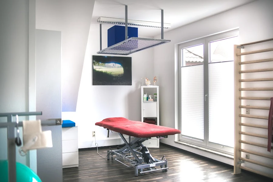 1 - Herr Dr. Leonidas Tsiropoulos