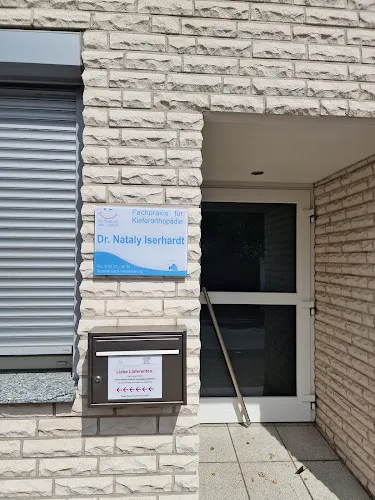 8 - Herr Dr. med. Andreas Henneken