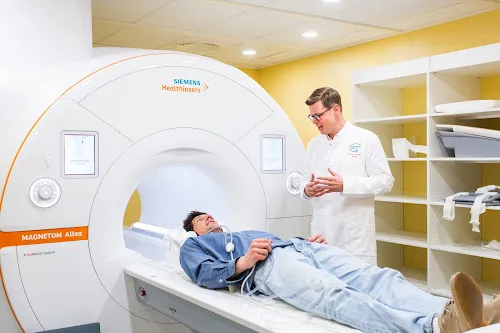 2 - Herr Dr. med. Bernd Gieshoff