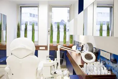 2 - Herr Dr. med. Cong Toan Nguyen