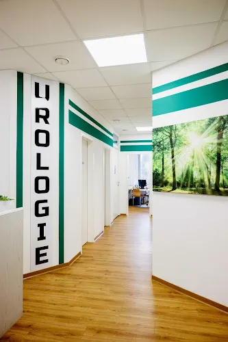 3 - Herr Dr. med. Cornelius Hönn.