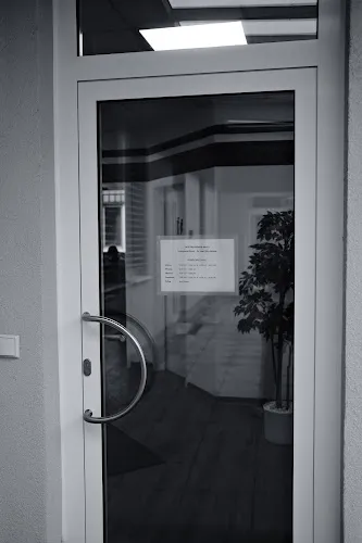 8 - Herr Dr. med. Cornelius Hönn.