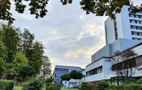 4 - Herr Dr. med. David Borquez