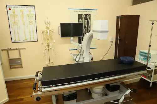 2 - Herr Dr. med. Dirk Sundermann