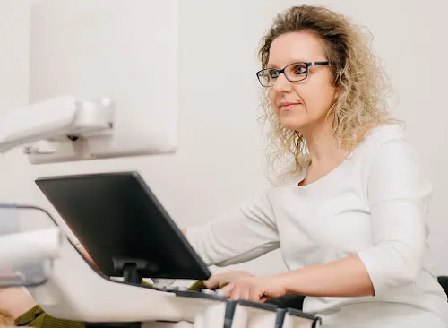 4 - Herr Dr. med. Florian Ott